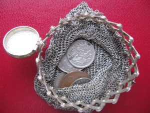 Серебренный кошелек .
