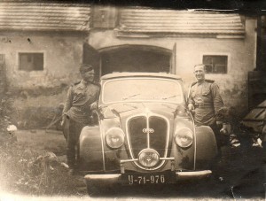 Автомобиль "ХОРХЬ".