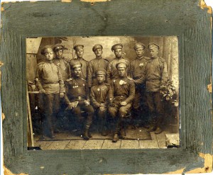 Группа с Георгиевским кавалером