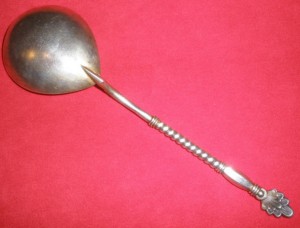 Ложка серебрянная.875