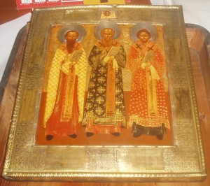 ТРОЕ СВЯТЫХ ( в золоте)