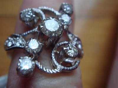 Кольцо с камушками