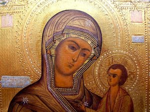 Тихвинская,в киоте.