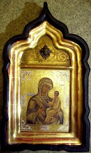 Тихвинская,в киоте.