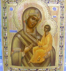 Тихвинская,в киоте.