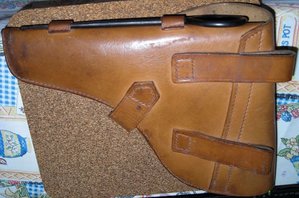 Кобура. наган (?)