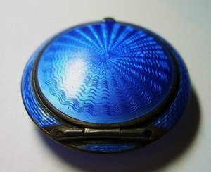 МУШЕЧНИЦА ( ПУДРЕНИЦА ) 916 пр. С ЭМАЛЬЮ !!!