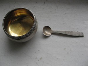 Солонка с ложечкой. Прибалтика. 42 гр.