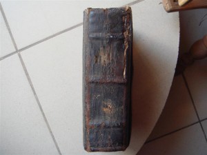 Старинная книга