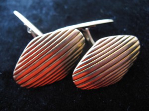 Золотые запонки 585*