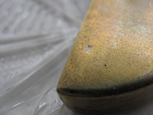 Хрустальная корзина с серебряной ручкой.