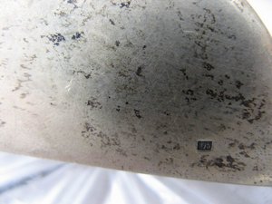 Хрустальная корзина с серебряной ручкой.