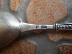 Ложки с эмалью.