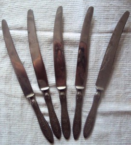 5 СТОЛОВЫХ НОЖЕЙ,СТАЛЬ НЖ,СОВЕТСКИЕ