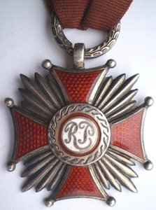 Польша Крест Заслуг RP  Интересный