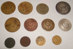 12 монет ранних Советов