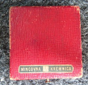 Настольная медаль -85-летие през.чехословакии(коробка).
