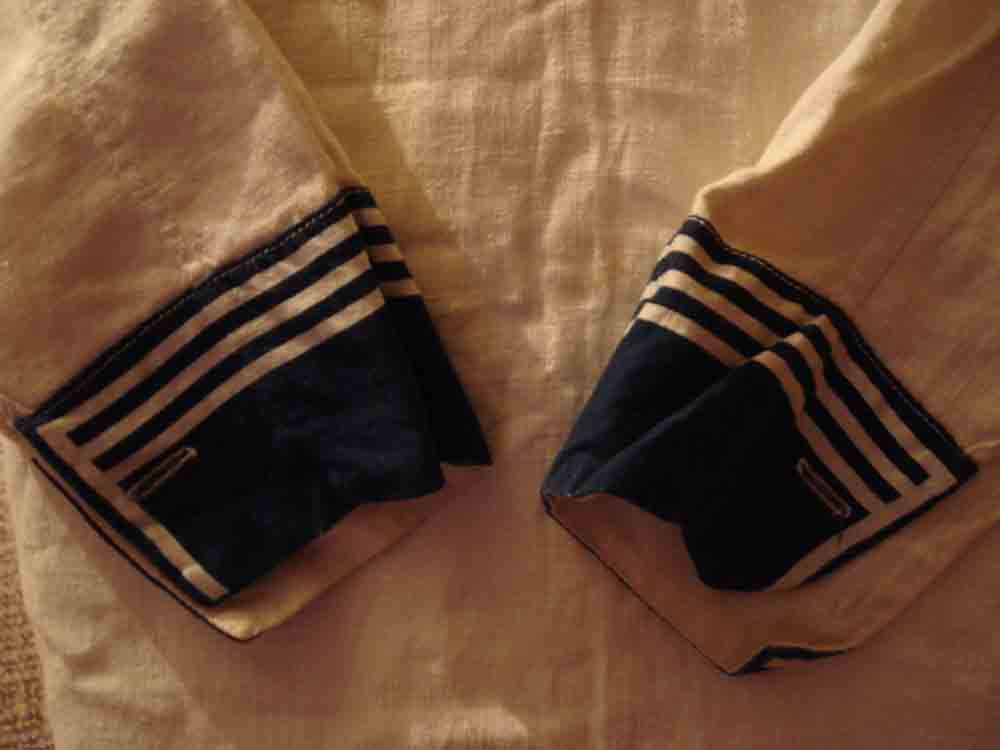 форменка белая  1934г и увольнит.жетон с линкора "МАРАТ"