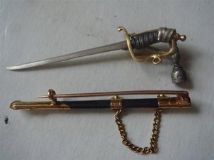 Фрачник золотое оружие