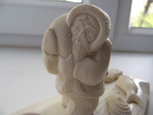 Резьба по кости народов севера.