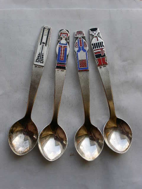 Ложки чайные, эмаль.