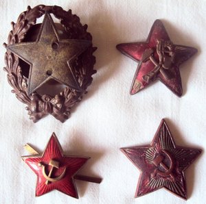 Знак краскома, и звёзды разные.