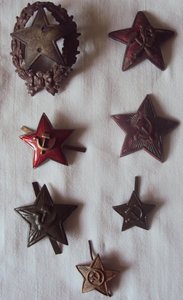 Знак краскома, и звёзды разные.