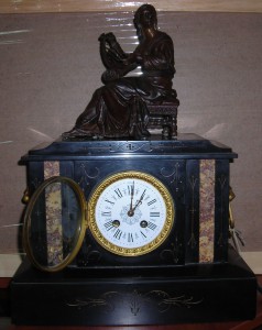 Часы каминные "женщина с лирой" 19 век.