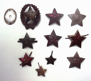 Знак краскома, и звёзды разные.