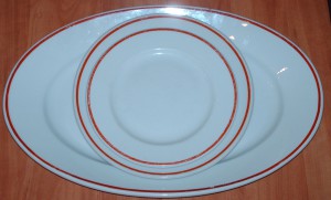 Блюдо + тарелки - фашисты