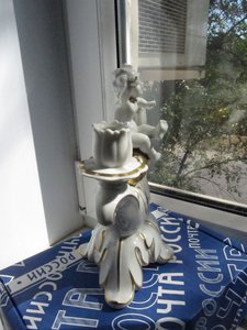 Фарфоровый подсвечник красивый