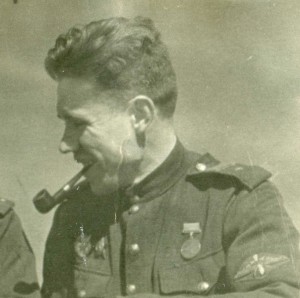 ЛЁТЧИК ГВАРДИИ СТАРШИЙ ЛЕЙТЕНАНТ Н.ЦЫПЛУКИН.1944 ГОД.