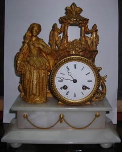 Часы "Женщина у беседки" бронза 19 век.