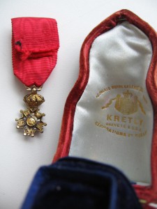 ОРДЕН ПОЧЕТНОГО ЛЕГИОНА В ЗОЛОТЕ И АЛМАЗАХ.