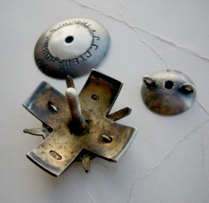 Знак "Общ. помощи инвалидам на Кавказе", серебро.